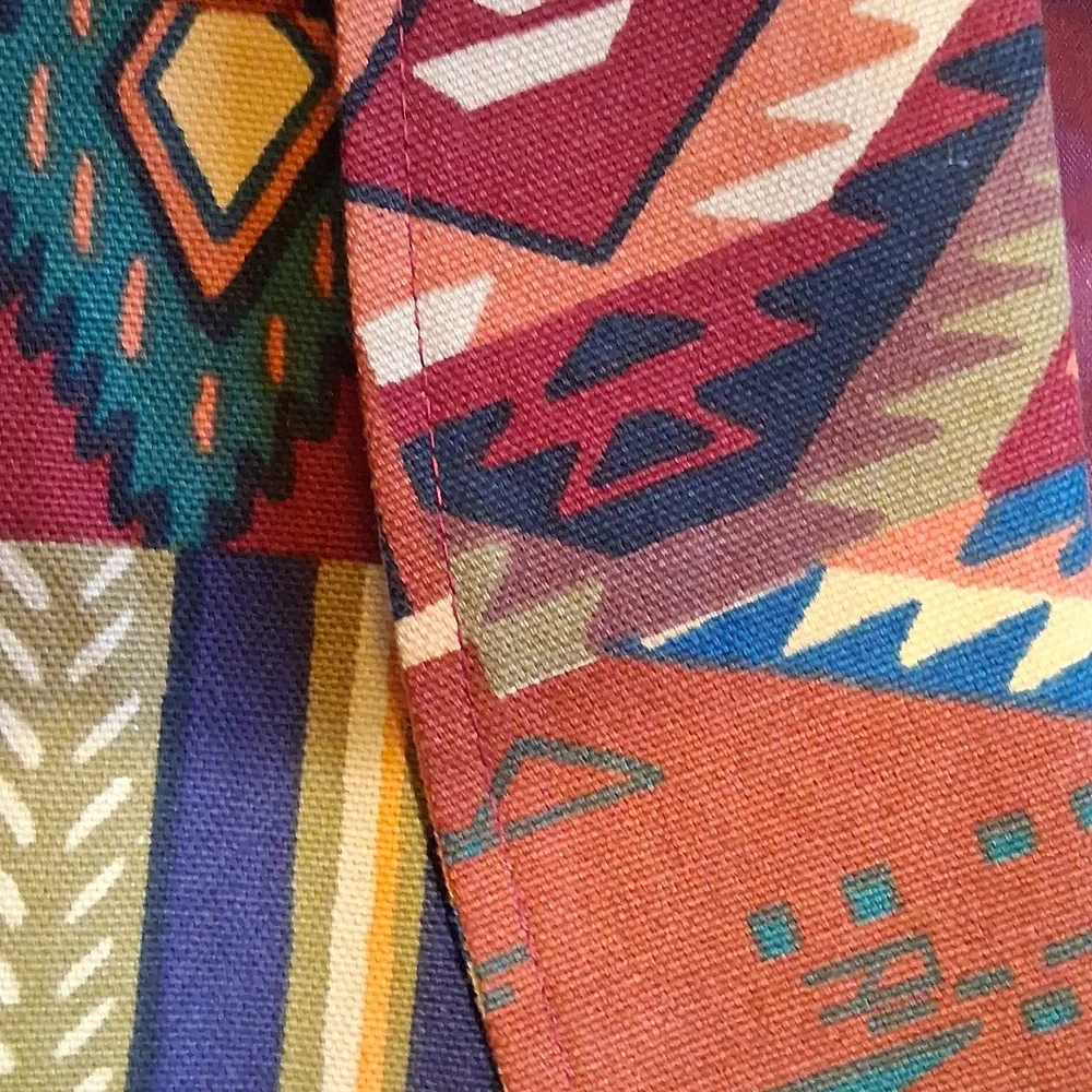 Wraps Geometric Pattern Vest - Picture 3 of 5